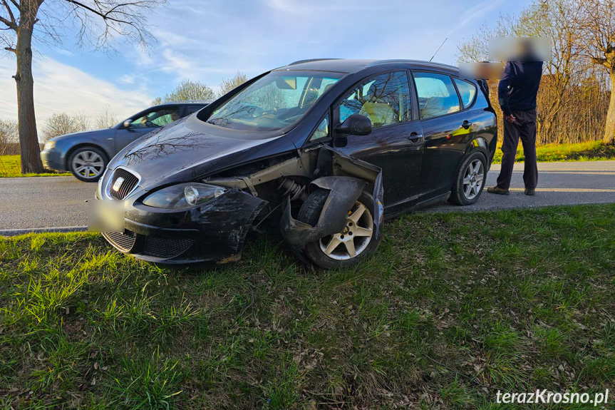 Zderzenie dwóch samochodów w Zręcinie