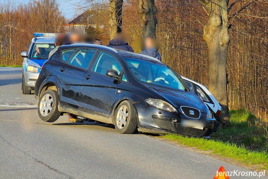 Zderzenie dwóch samochodów w Zręcinie