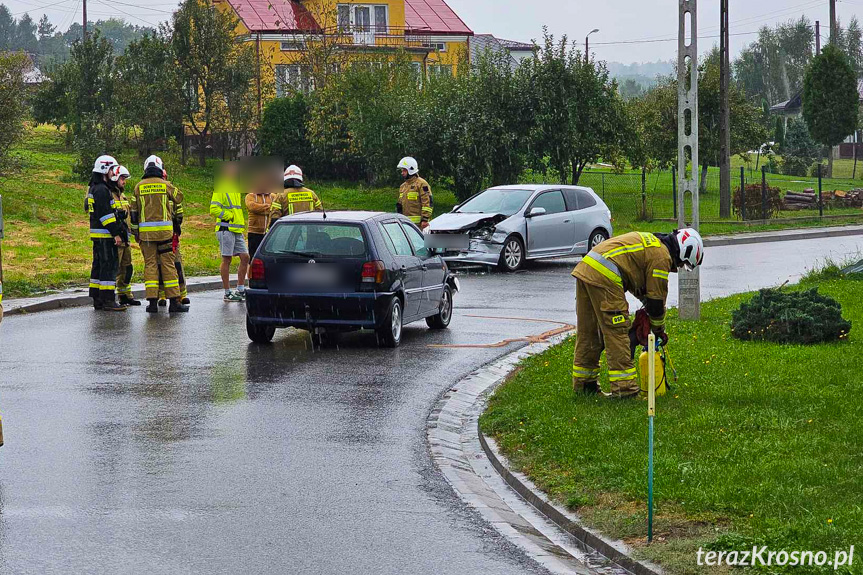 Zderzenie dwóch samochodów w Chlebnej