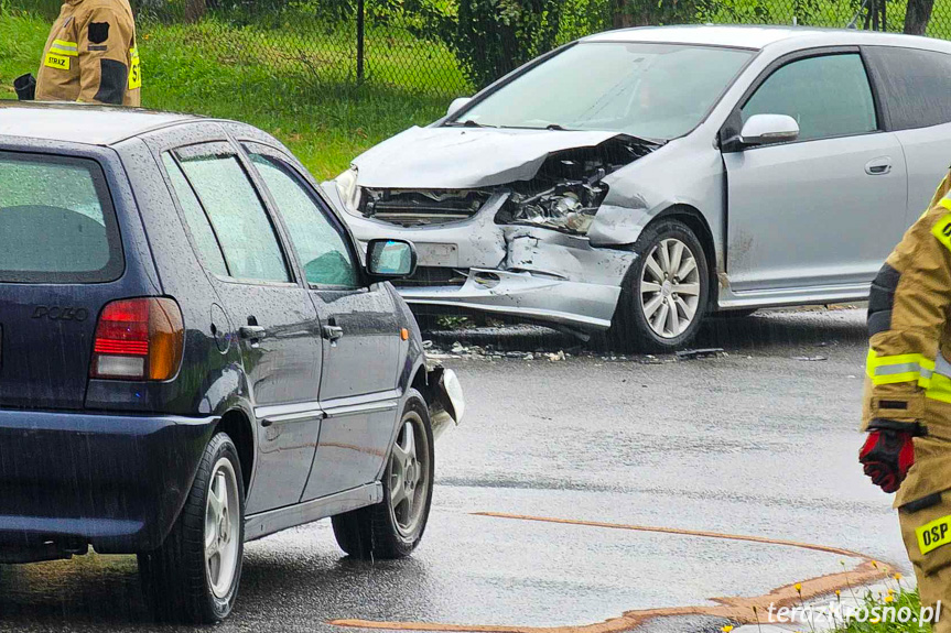 Zderzenie dwóch samochodów w Chlebnej