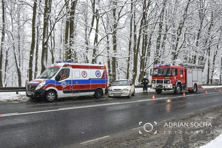 Zderzenie karetki z samochodem osobowym