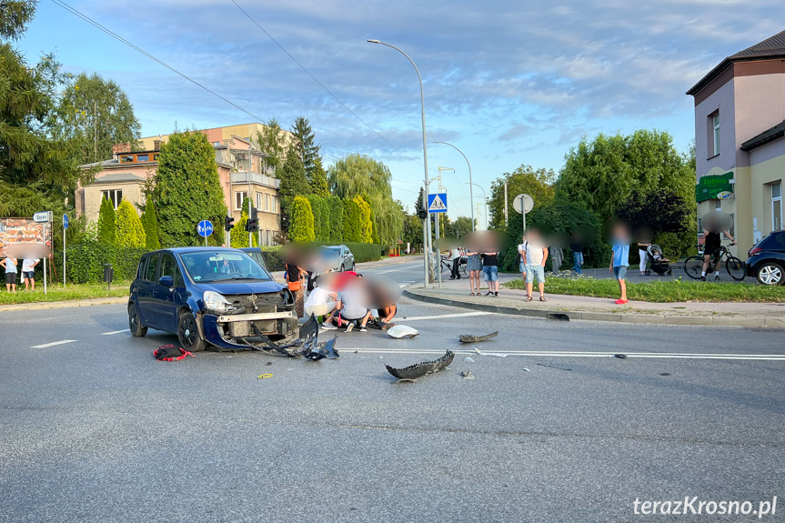 Zderzenie motocyklisty z osobówką w Krośnie