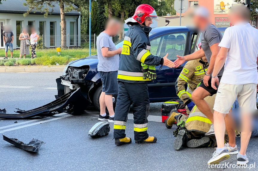 Zderzenie motocyklisty z osobówką w Krośnie