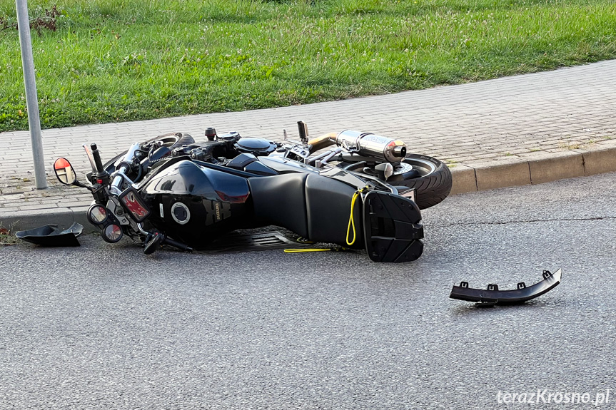 Zderzenie motocyklisty z osobówką w Krośnie