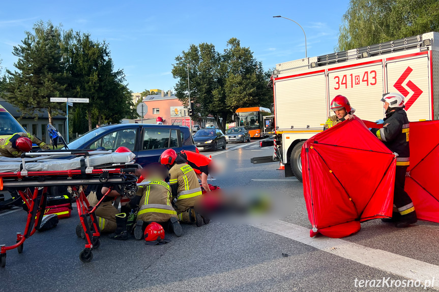 Zderzenie motocyklisty z osobówką w Krośnie