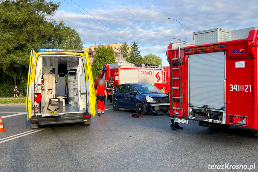 Zderzenie motocyklisty z osobówką w Krośnie