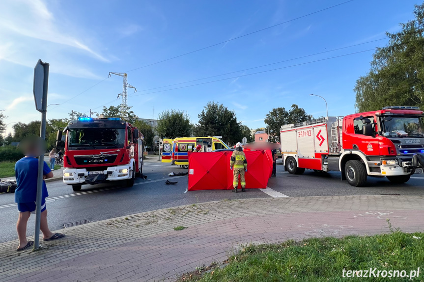 Zderzenie motocyklisty z osobówką w Krośnie