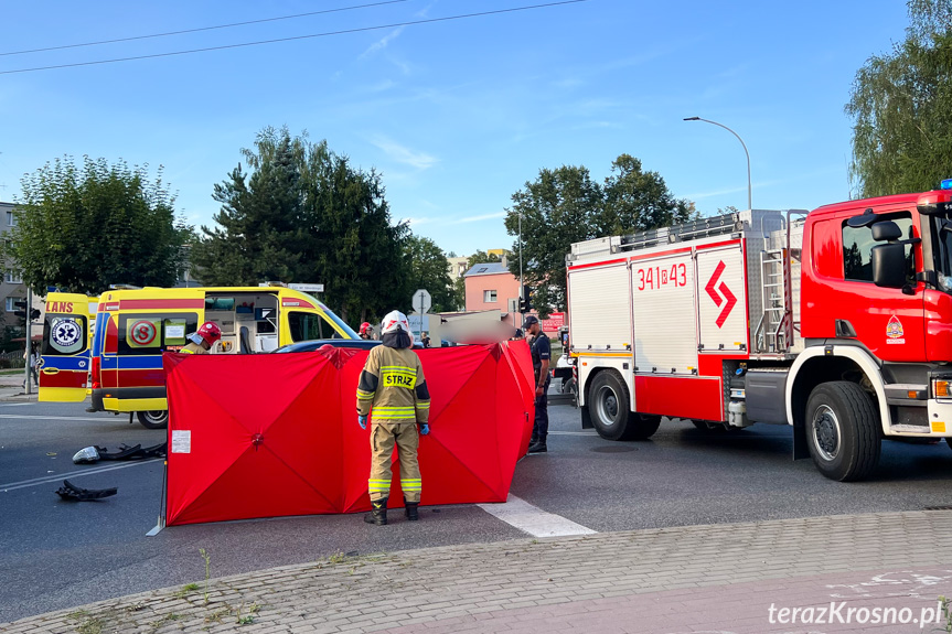 Zderzenie motocyklisty z osobówką w Krośnie