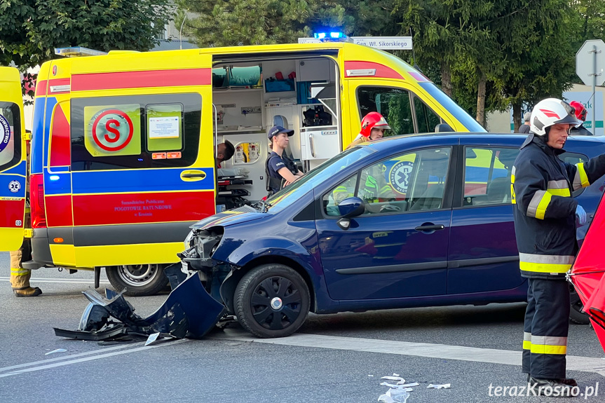 Zderzenie motocyklisty z osobówką w Krośnie