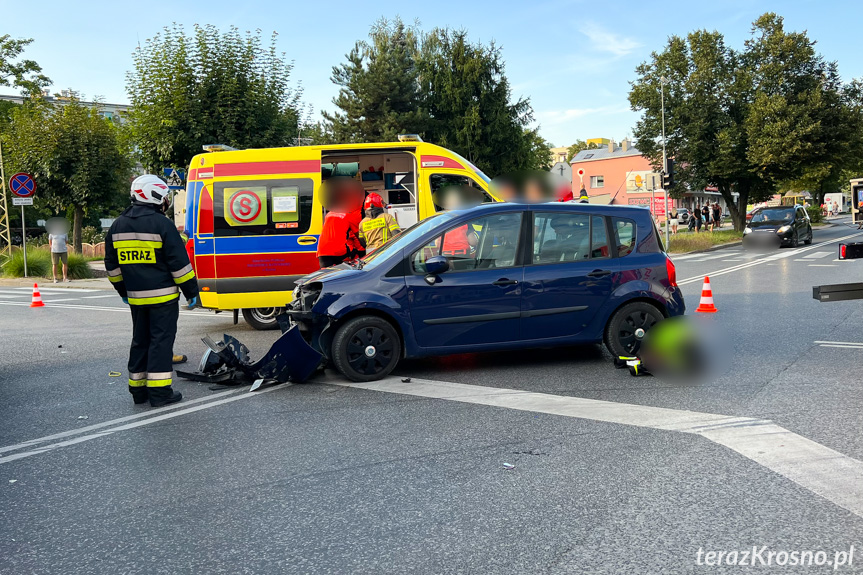 Zderzenie motocyklisty z osobówką w Krośnie