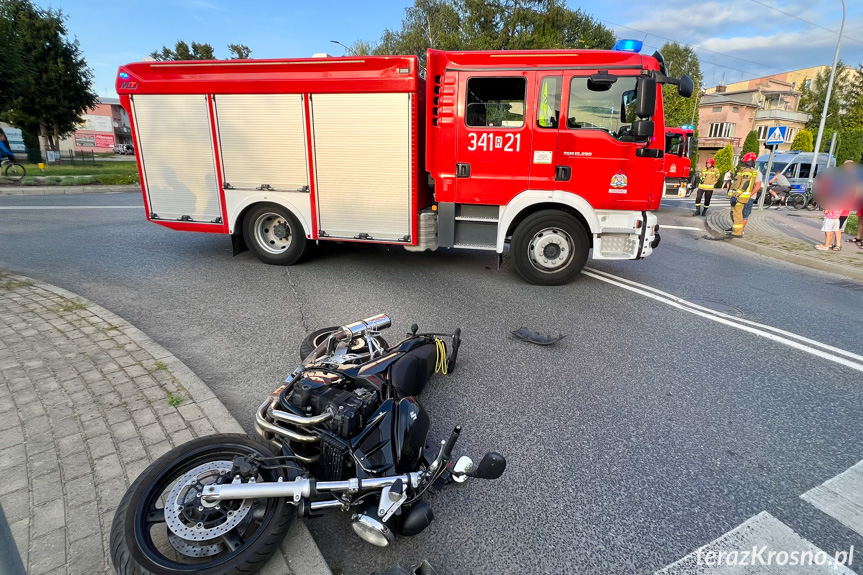 Zderzenie motocyklisty z osobówką w Krośnie