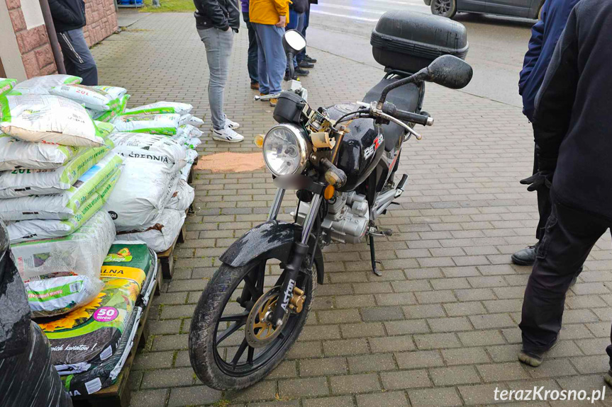 Zderzenie motocyklisty z osobówką w Jedliczu