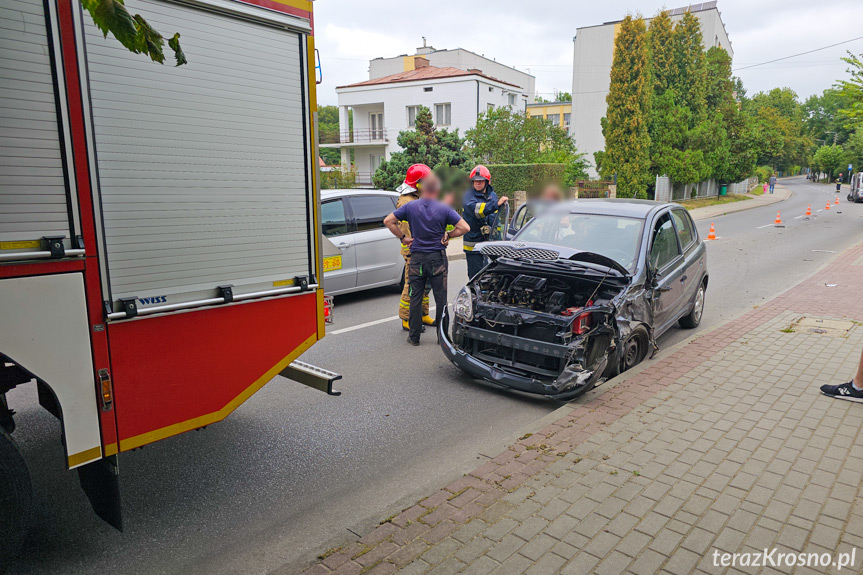 Zderzenie na Grodzkiej dwóch samochodów