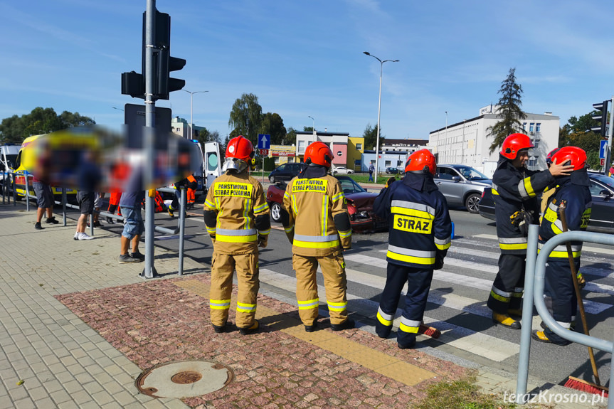 Zderzenie na Podkarpackiej. Kabriolet staranował naukę jazdy