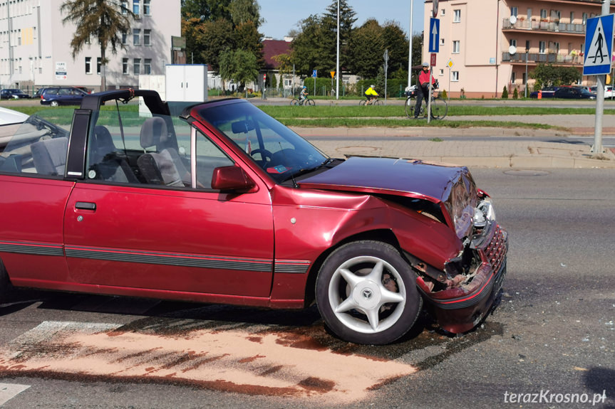 Zderzenie na Podkarpackiej. Kabriolet staranował naukę jazdy