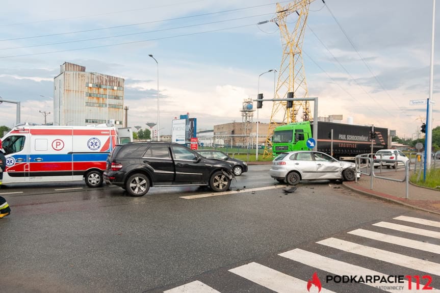 Zderzenie na skrzyżowaniu w Krośnie