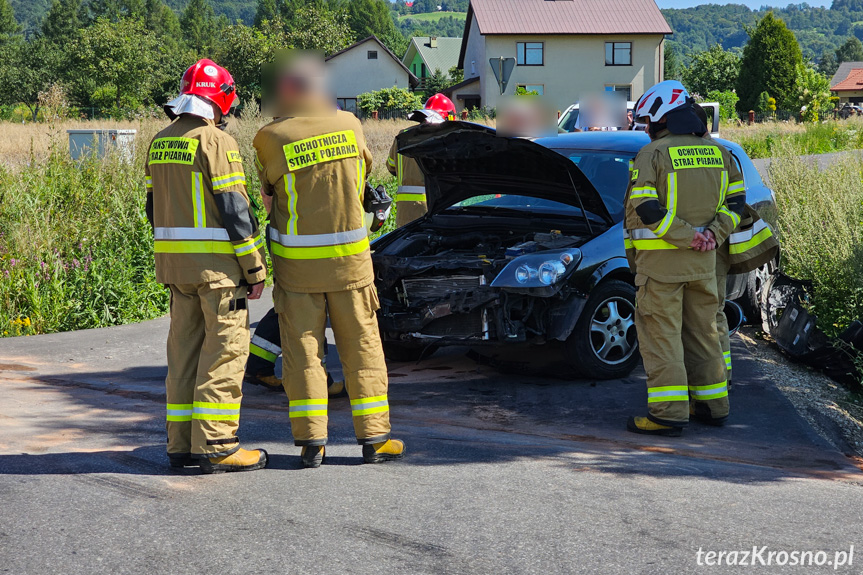 Zderzenie opla z volvo w Odrzykoniu