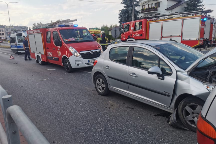 Zderzenie samochodów na al. Jana Pawła II w Krośnie