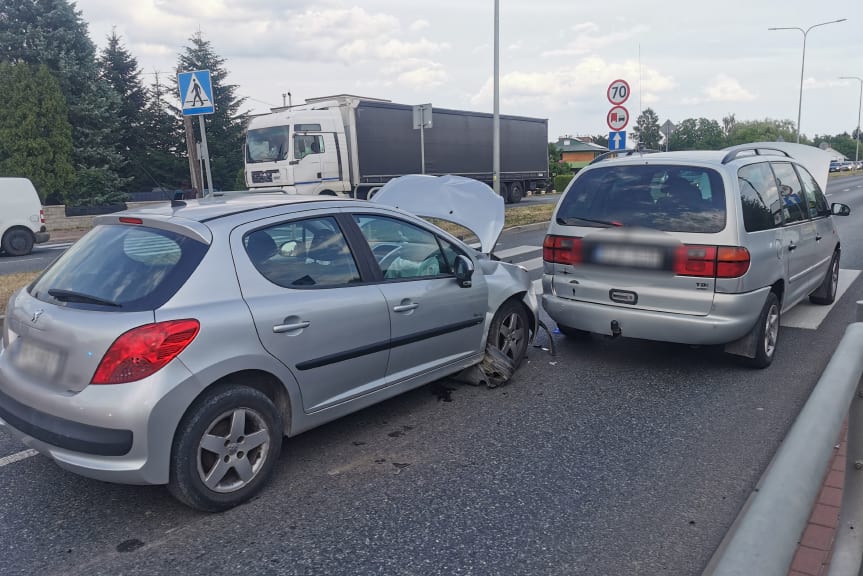 Zderzenie samochodów na al. Jana Pawła II w Krośnie