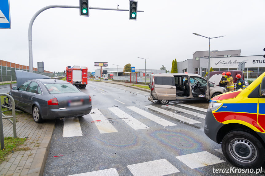 Zderzenie samochodów na Podkarpackiej