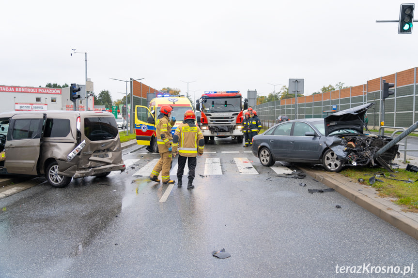 Zderzenie samochodów na Podkarpackiej