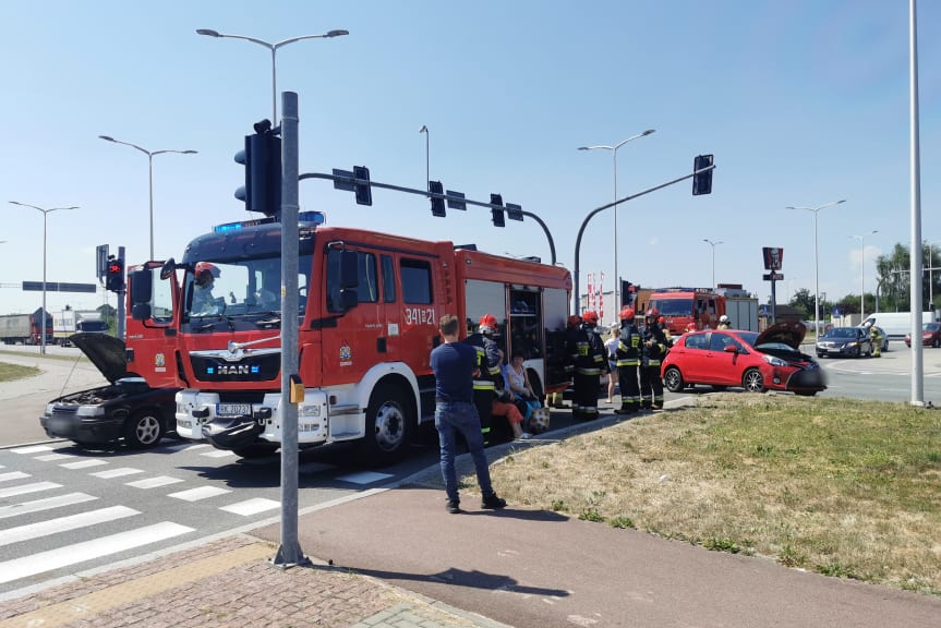 Zderzenie samochodów na skrzyżowaniu w Krośnie