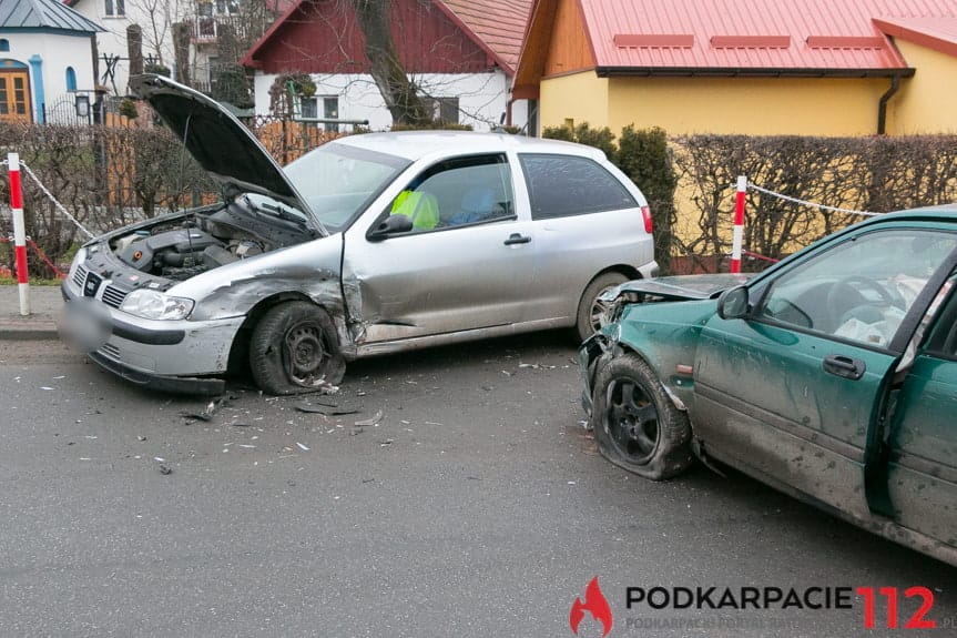 Zderzenie samochodów w Zręcinie