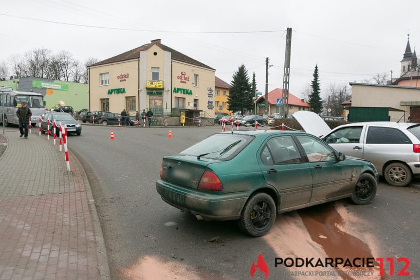 Zderzenie samochodów w Zręcinie