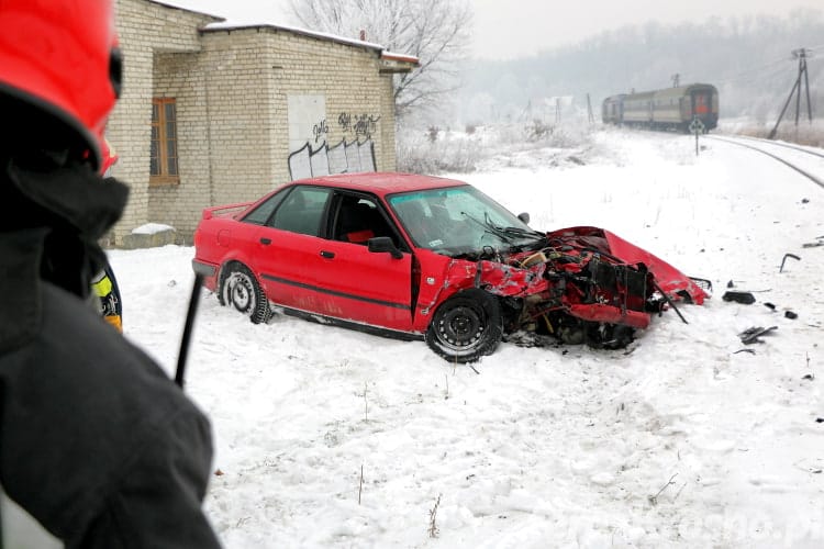 Zderzenie samochodu i pociągu w Jedliczu