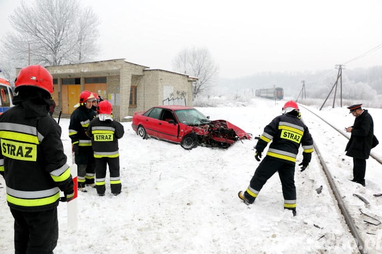 Zderzenie samochodu i pociągu w Jedliczu