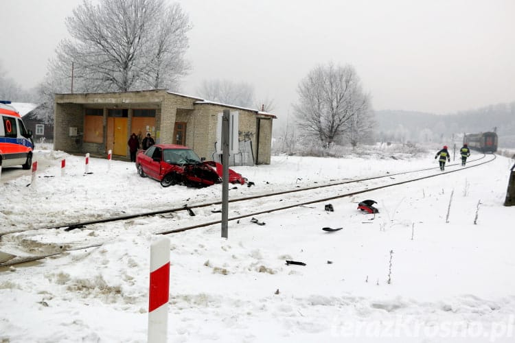 Zderzenie samochodu i pociągu w Jedliczu