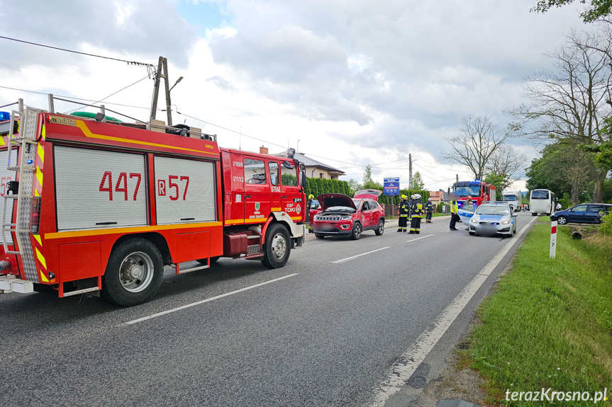 Zderzenie samochodu osobowego z autobusem w Nowym Żmigrodzie