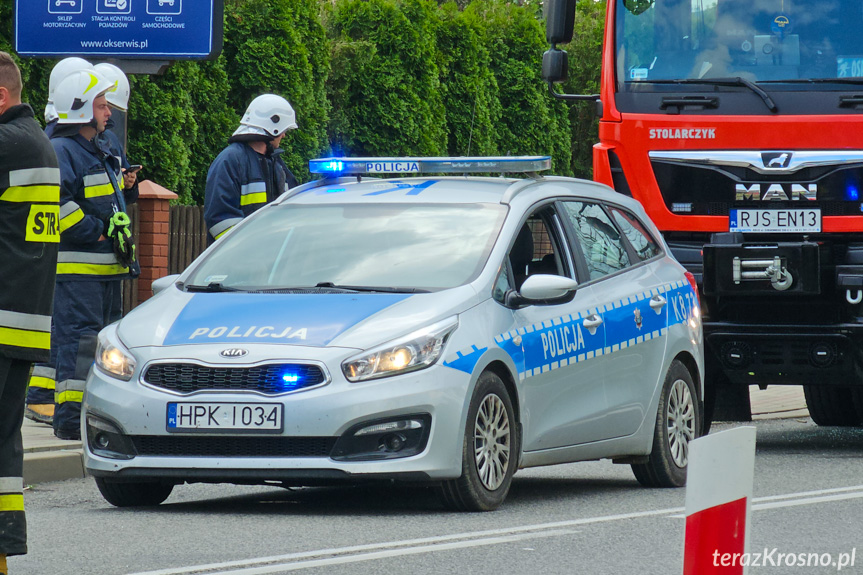 Zderzenie samochodu osobowego z autobusem w Nowym Żmigrodzie