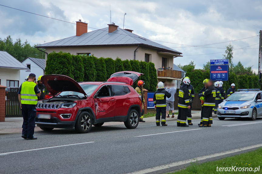 Zderzenie samochodu osobowego z autobusem w Nowym Żmigrodzie