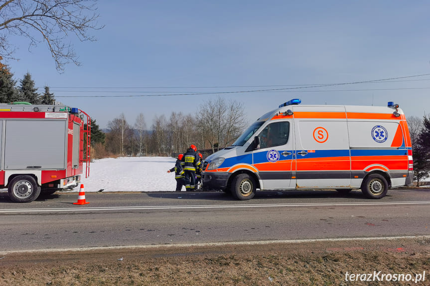 Zderzenie samochodu osobowego ze skuterem w Bajdach