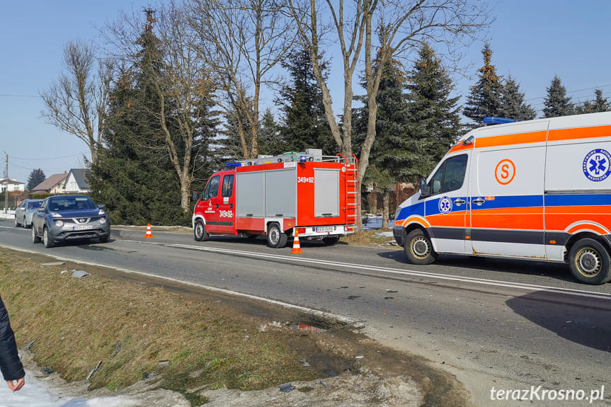 Zderzenie samochodu osobowego ze skuterem w Bajdach