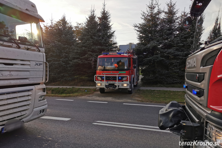 Zderzenie trzech samochodów ciężarowych w Tylawie