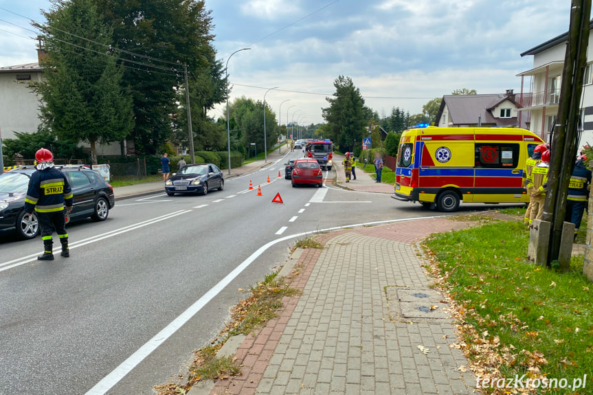 Zderzenie trzech samochodów na Niepodległości w Krośnie