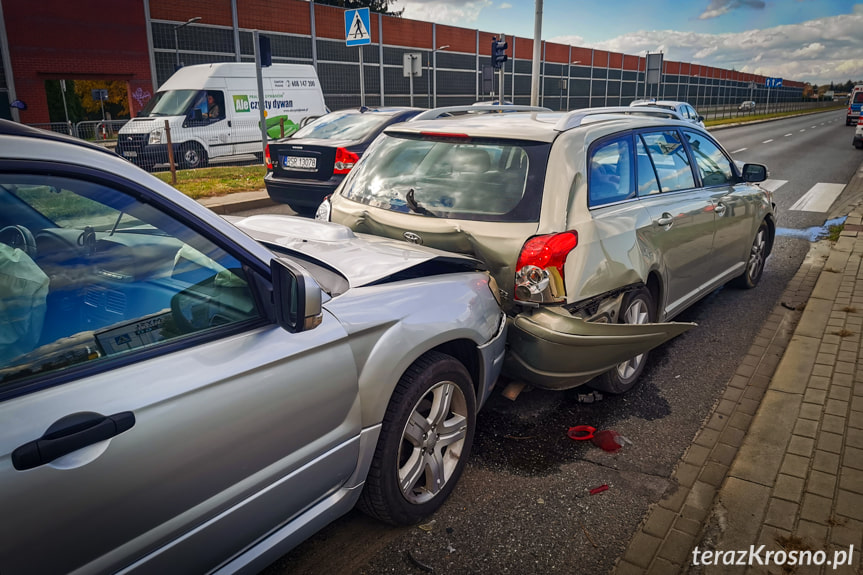 Zderzenie trzech samochodów na Podkarpackiej