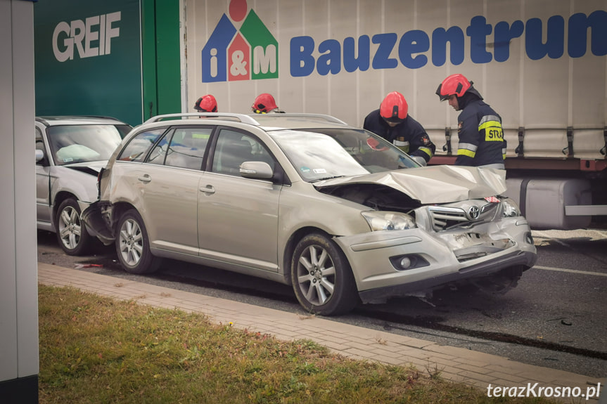 Zderzenie trzech samochodów na Podkarpackiej