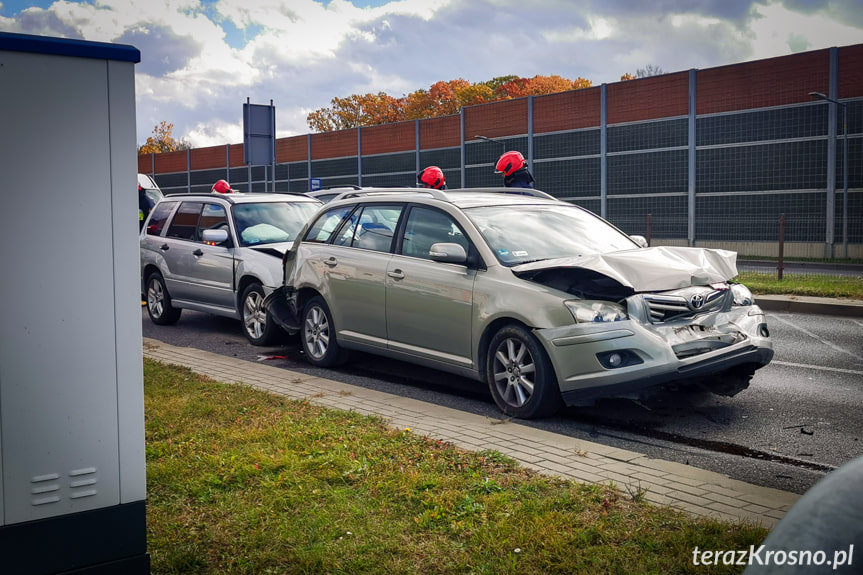 Zderzenie trzech samochodów na Podkarpackiej