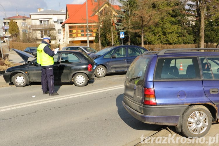 Zderzenie trzech samochodów na ul. Korczyńskiej