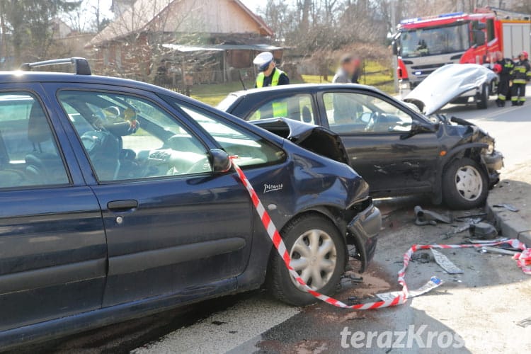 Zderzenie trzech samochodów na ul. Korczyńskiej