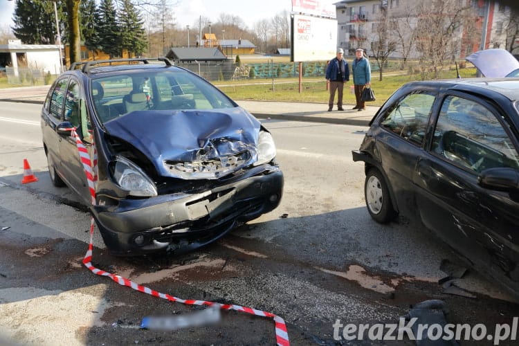 Zderzenie trzech samochodów na ul. Korczyńskiej