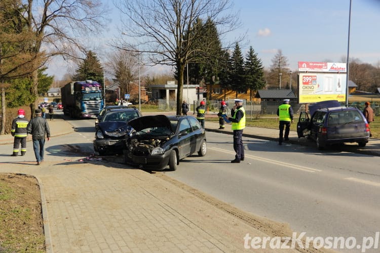 Zderzenie trzech samochodów na ul. Korczyńskiej