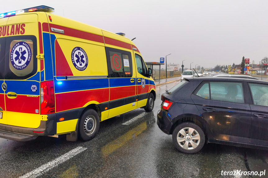 Zderzenie trzech samochodów na Zręcińskiej w Krośnie