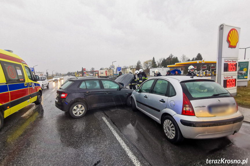 Zderzenie trzech samochodów na Zręcińskiej w Krośnie