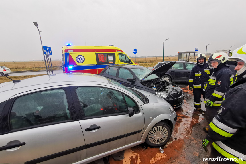 Zderzenie trzech samochodów na Zręcińskiej w Krośnie