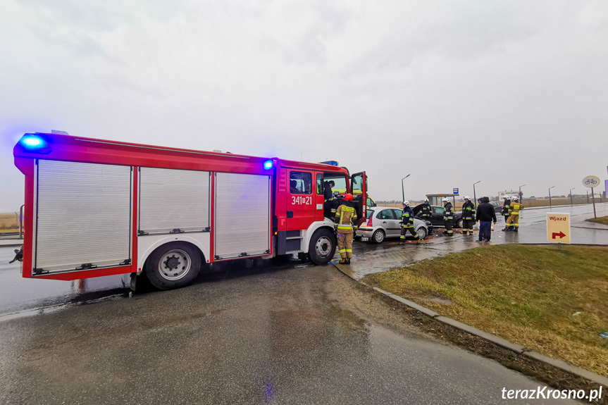 Zderzenie trzech samochodów na Zręcińskiej w Krośnie