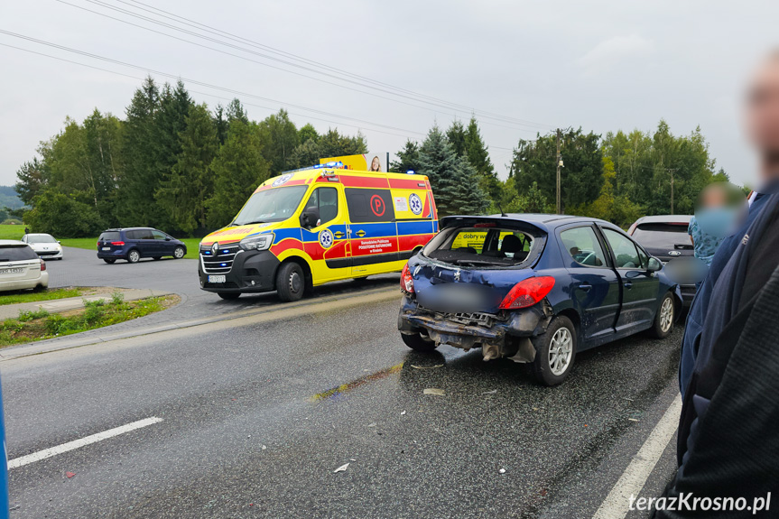 Zderzenie trzech samochodów w Bajdach